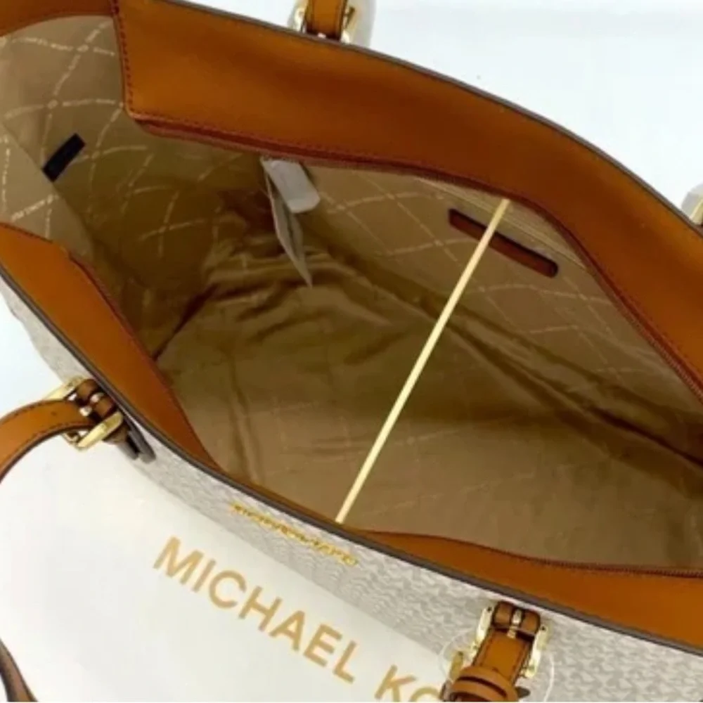 MICHAEL KORS GILLY LARGE DRAWSTRING SHOULDER TOTE VANILLA SIGNATURE COLOR NWT